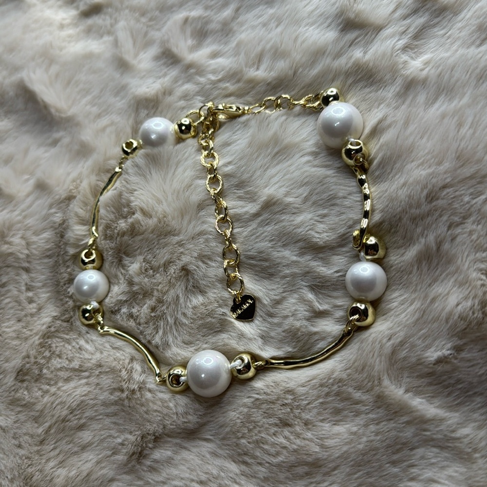 Gold Pearls Choker